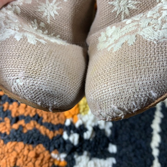 Boho Babe, TOMS, embroidered booties!! - Picture 14 of 15